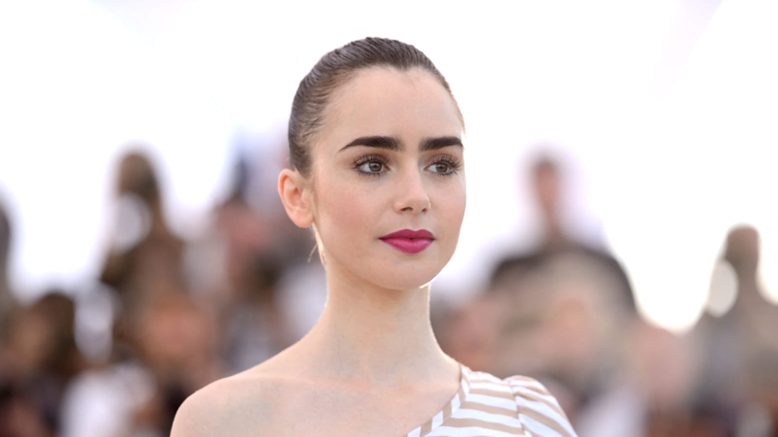 Sourcils épais