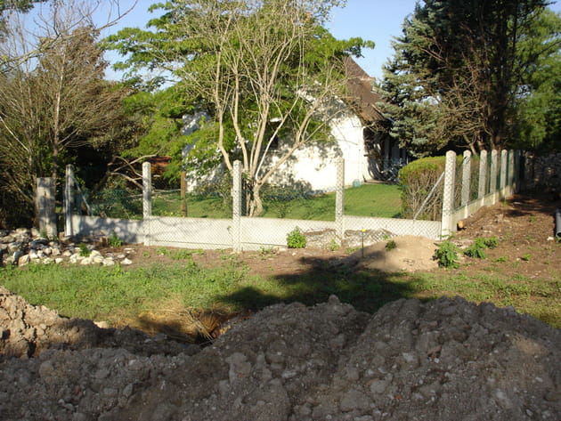 Avant : un vis-à-vis sur le jardin voisin