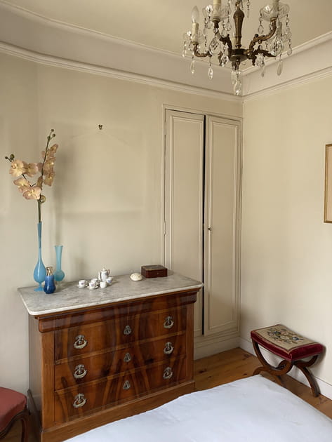 Avant&nbsp;: une autre vue de la chambre d&eacute;mod&eacute;e