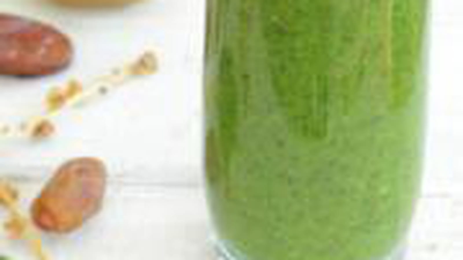 Green smoothie, kiwi, épinards, banane - antioxydants et fibres