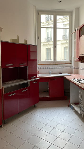 Avant&nbsp;: une cuisine manquant d'unit&eacute; et de rangement