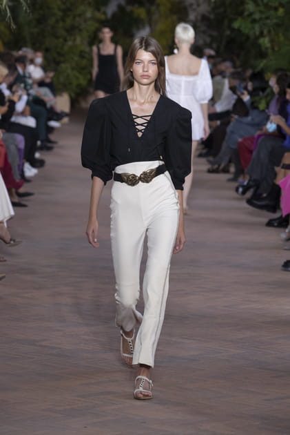 Alberta Ferretti printemps-&eacute;t&eacute; 2021