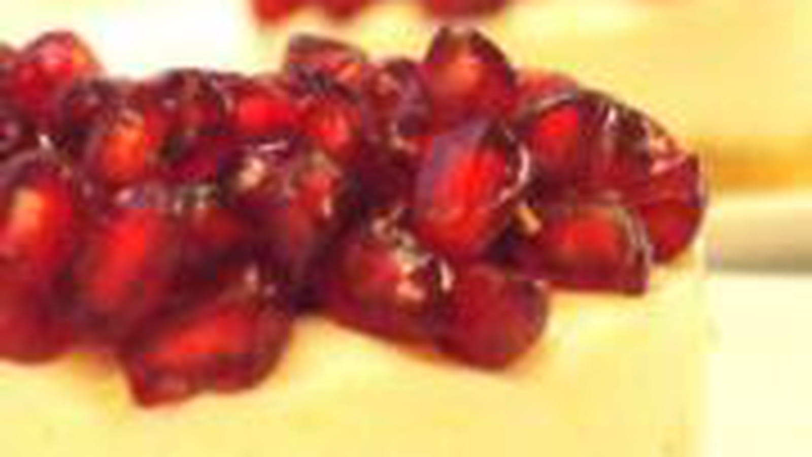 Entremet coco & acidulé grenade