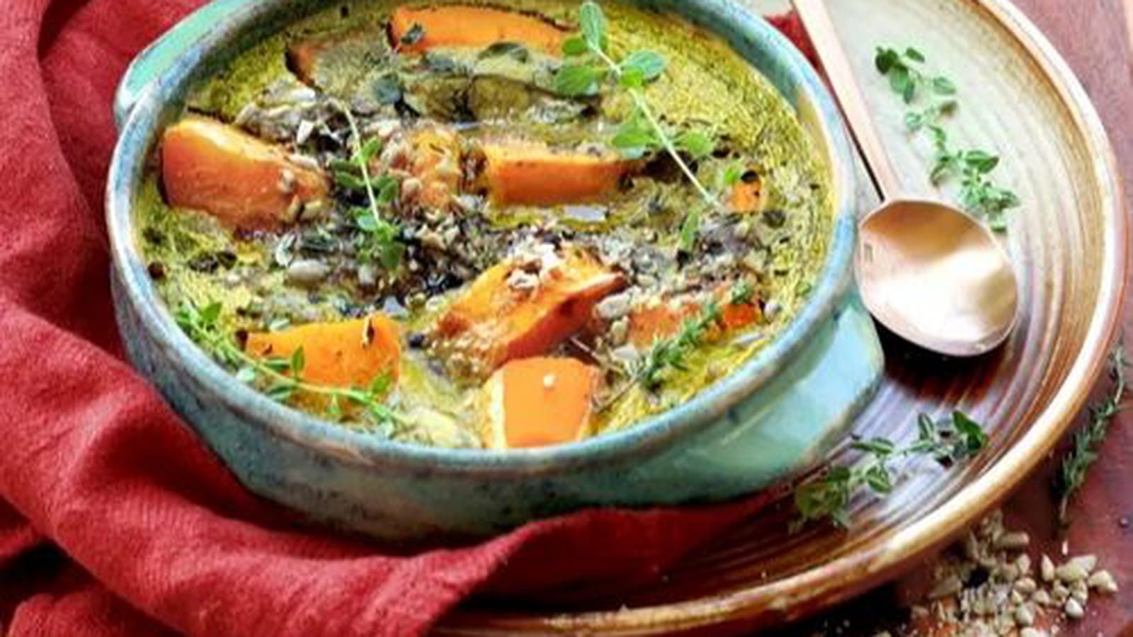 Clafoutis à la courge butternut et au thym frais