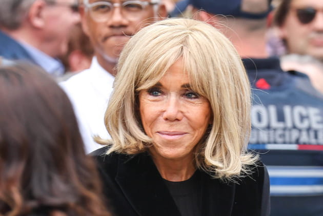 La femme du président, Brigitte Macron, est venue seule aux obsèques de Françoise Hardy