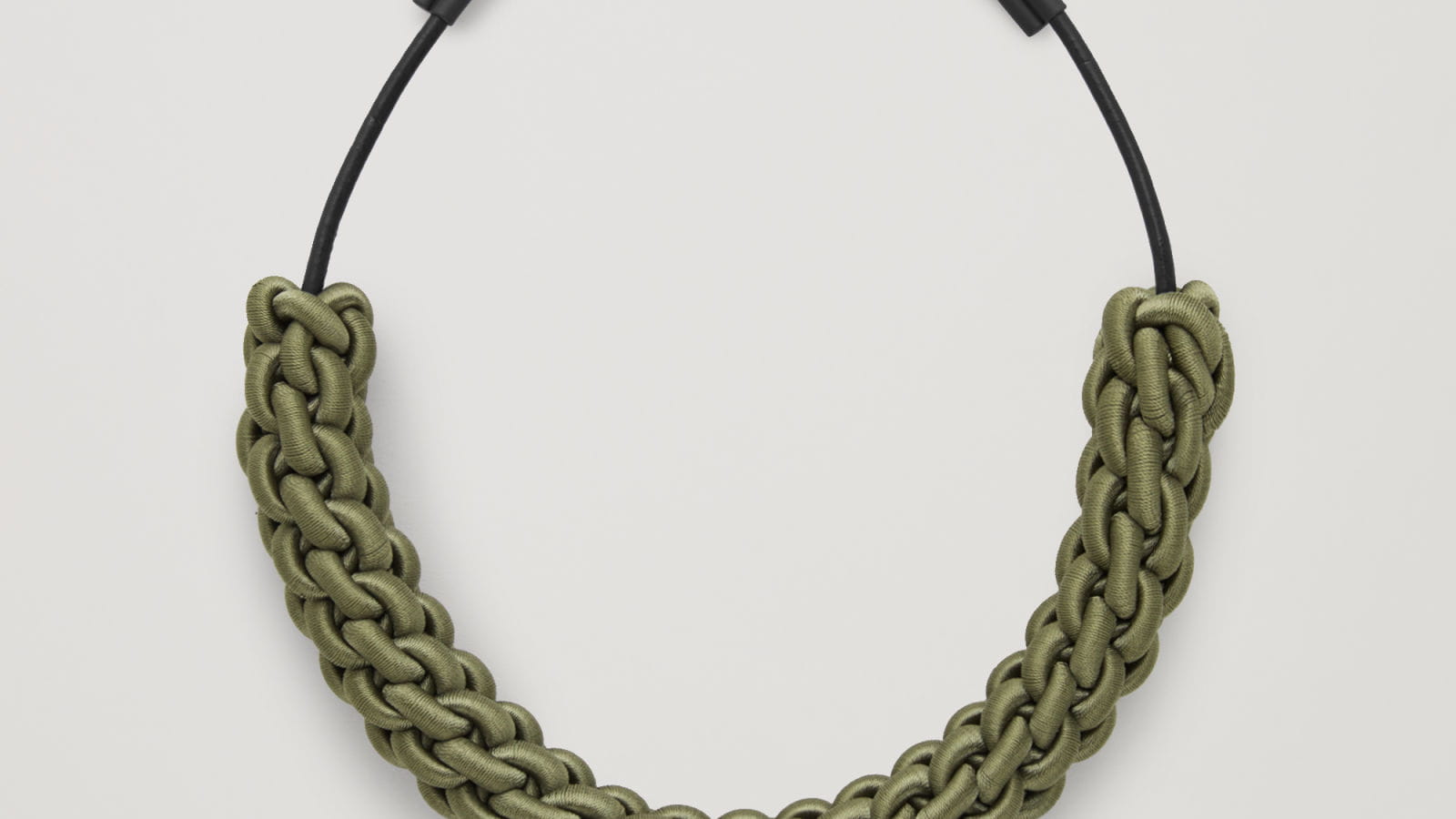Collier COS 