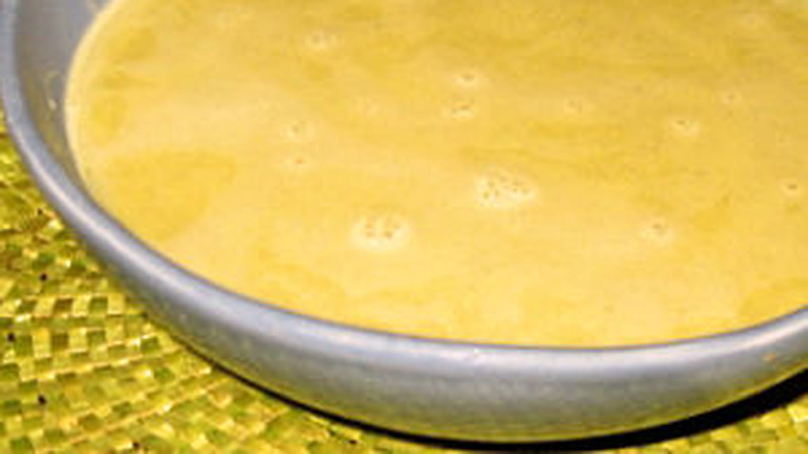 Soupe de fève au lard fumé