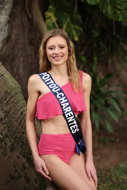 Miss France 2025&nbsp;: Charlie Benard, Miss Poitou-Charentes 2024&nbsp;pose en maillot de bain