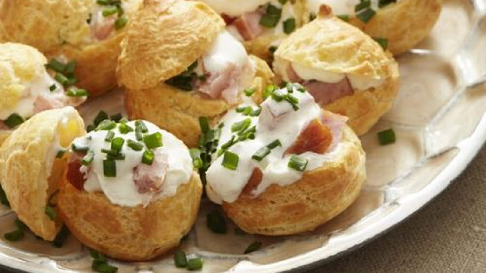 Petits choux apéritifs à la saucisse de Montbéliard