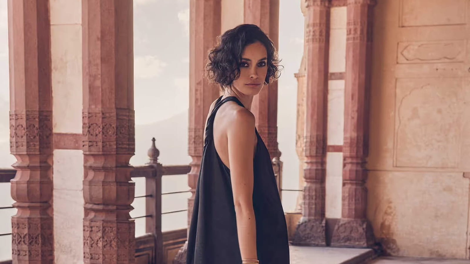 30 robes noires ultra désirables repérées dans les collections du moment