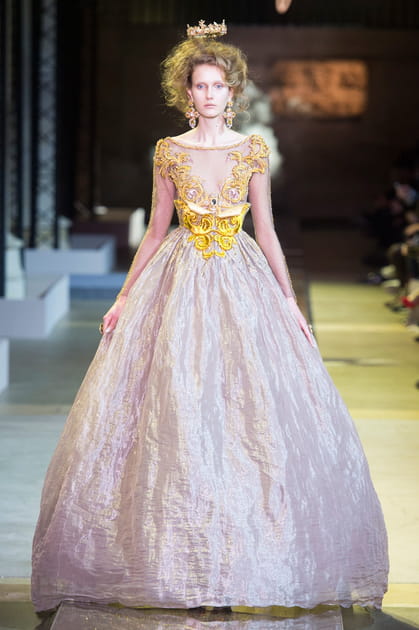 D&eacute;fil&eacute; Guo Pei