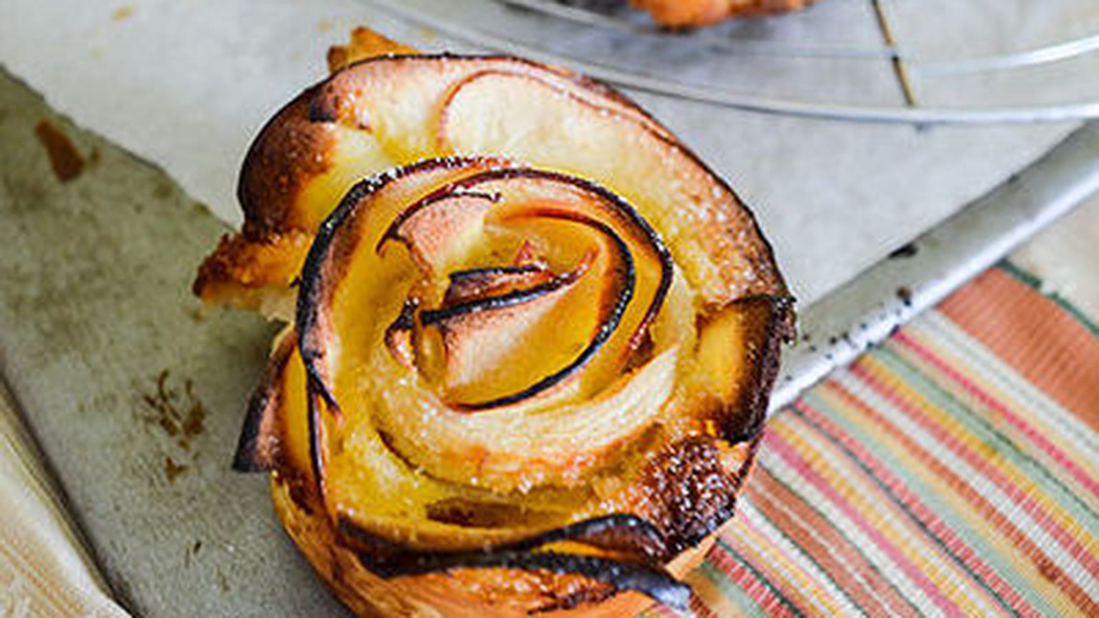 Roses des rois pommes et crème d'amandes