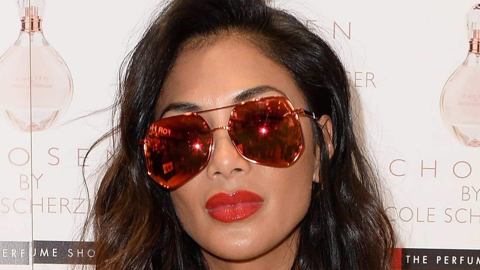 Nicole Scherzinger, cheveux longs