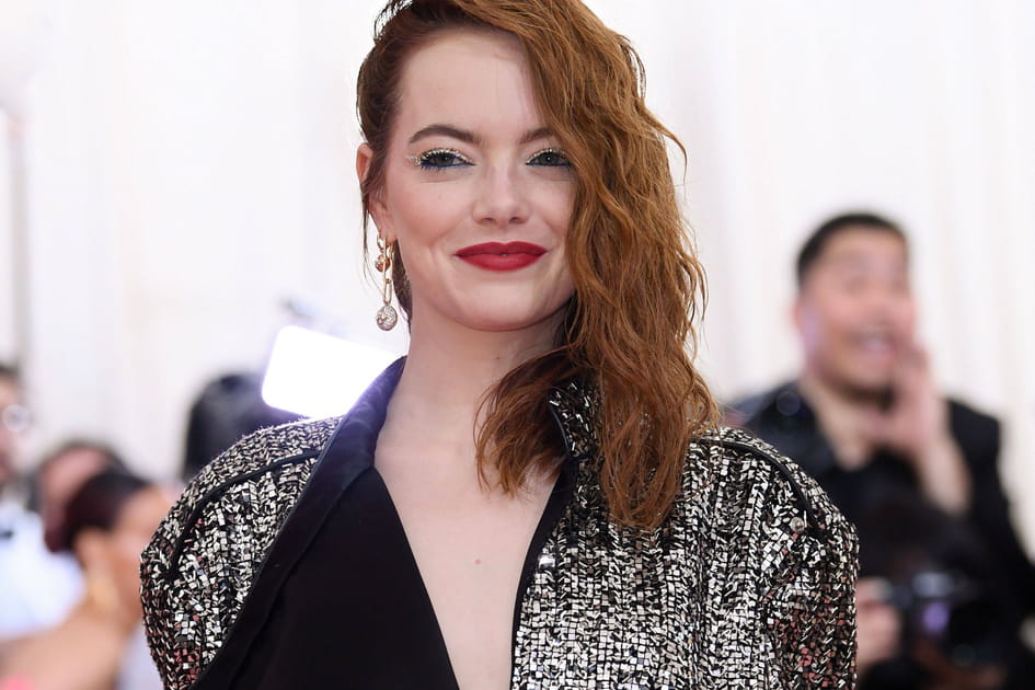 Le one side hair wavy d'Emma Stone