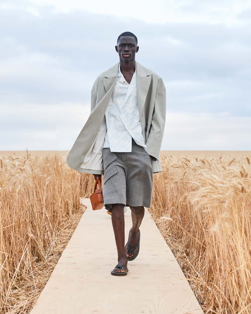 D&eacute;fil&eacute; Jacquemus printemps-&eacute;t&eacute; 2021, passage 28