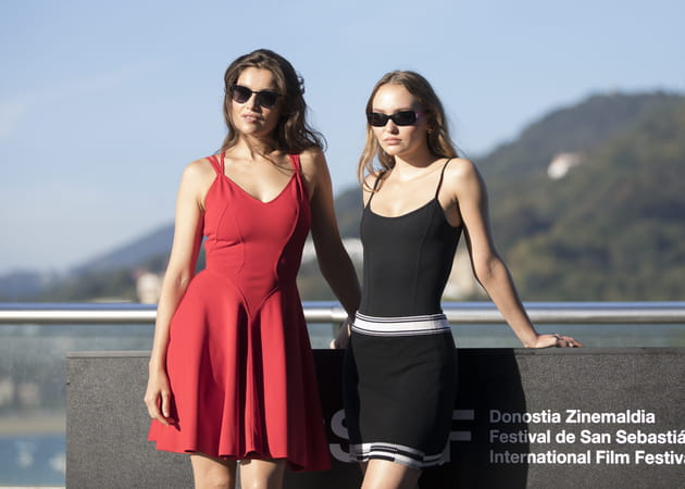 Laetitia Casta et Lily-Rose Depp, s&oelig;urs &agrave; l'&eacute;cran