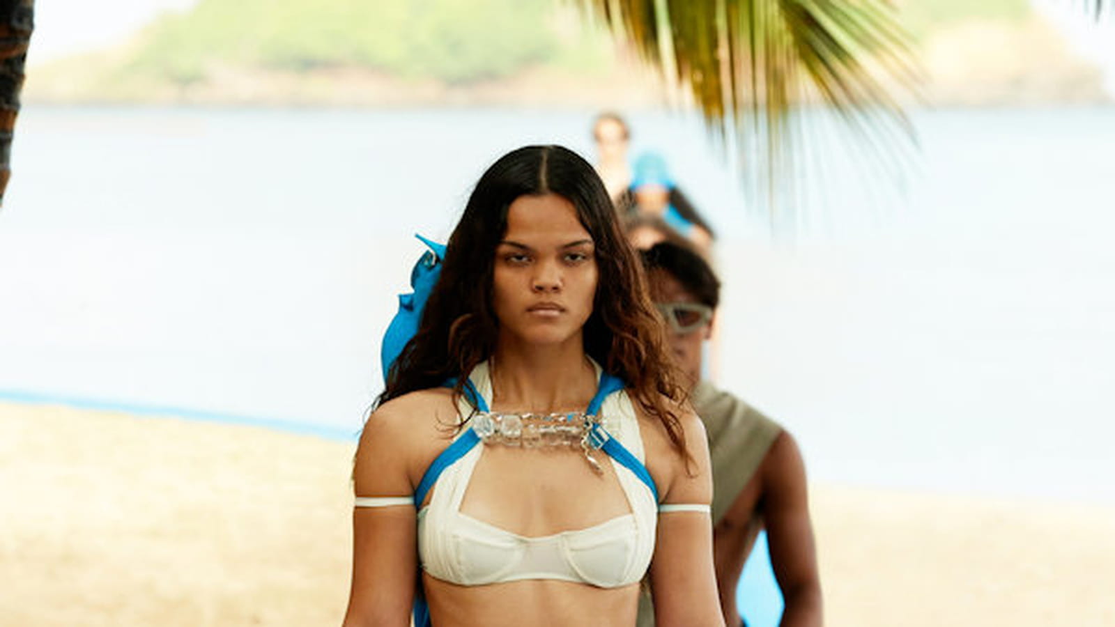 Look 10