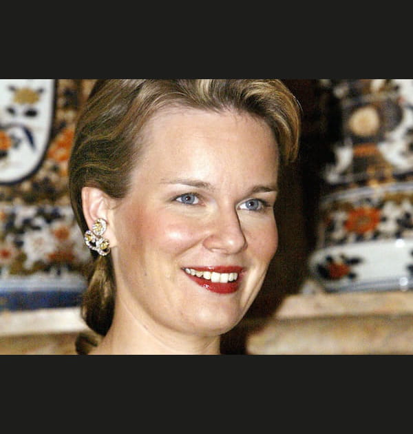Le maquillage glamour de Mathilde de Belgique