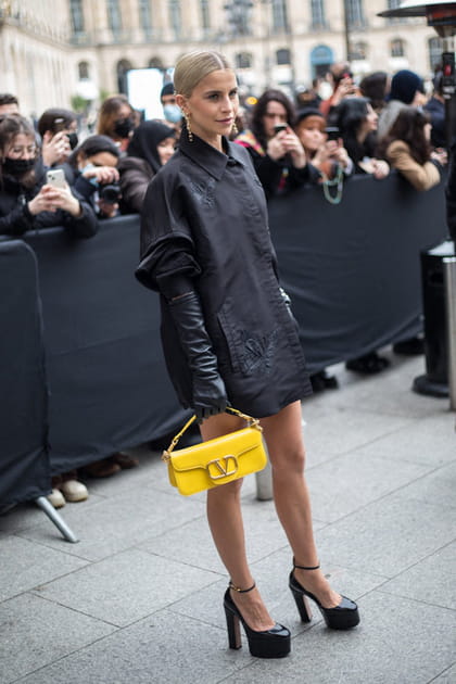 Caroline Daur au d&eacute;fil&eacute; Valentino