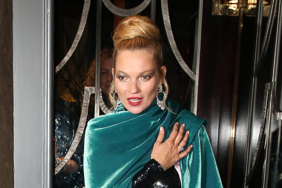 Le chignon haut de Kate Moss