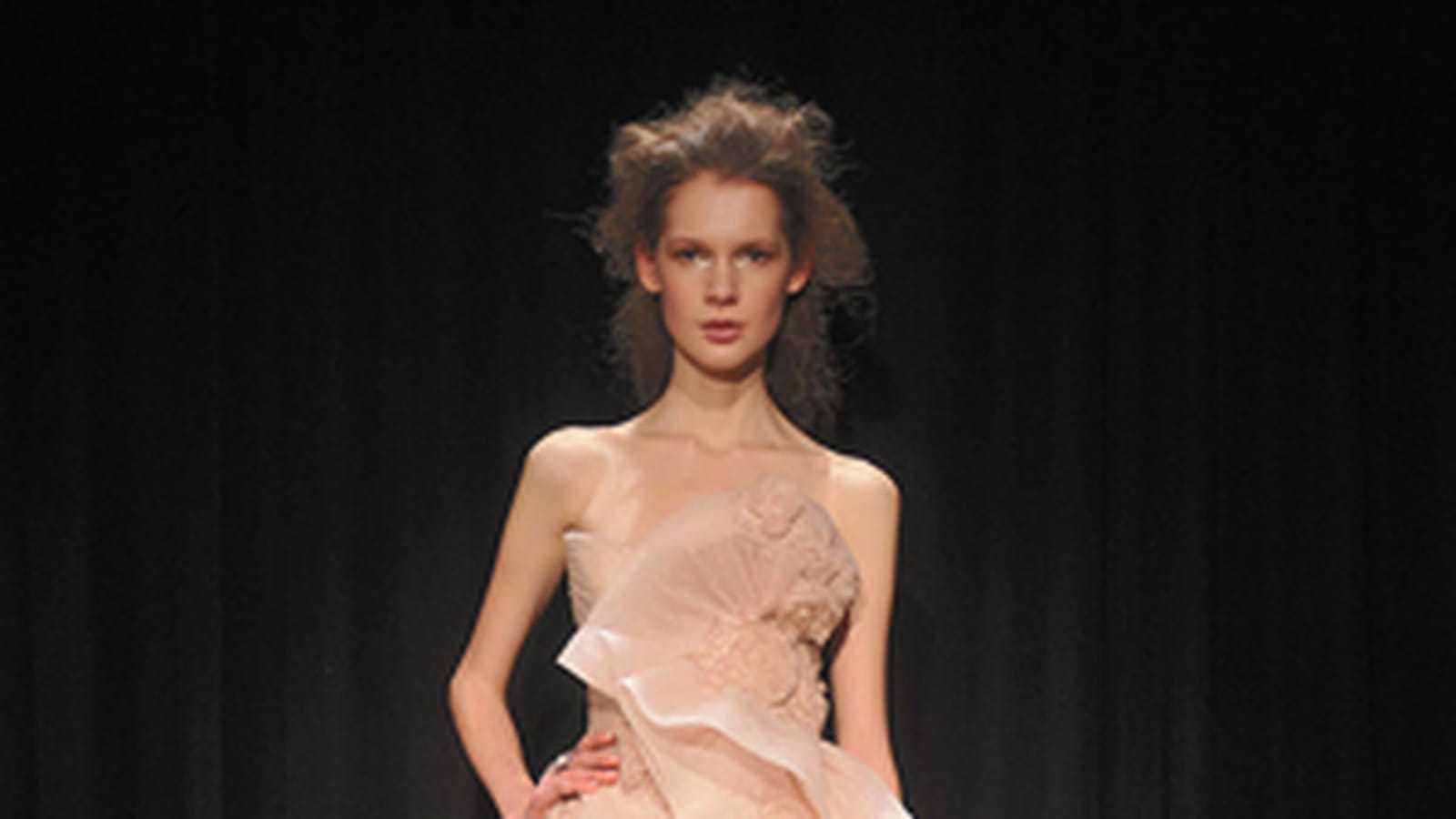Robe couleur chair de Marchesa