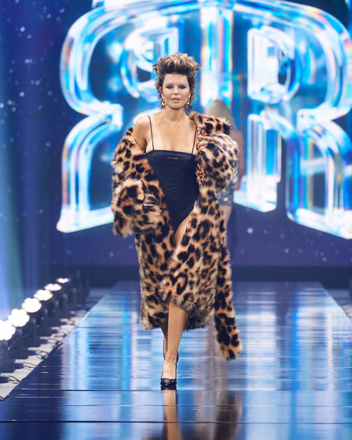 Look 16 du défilé Rotate