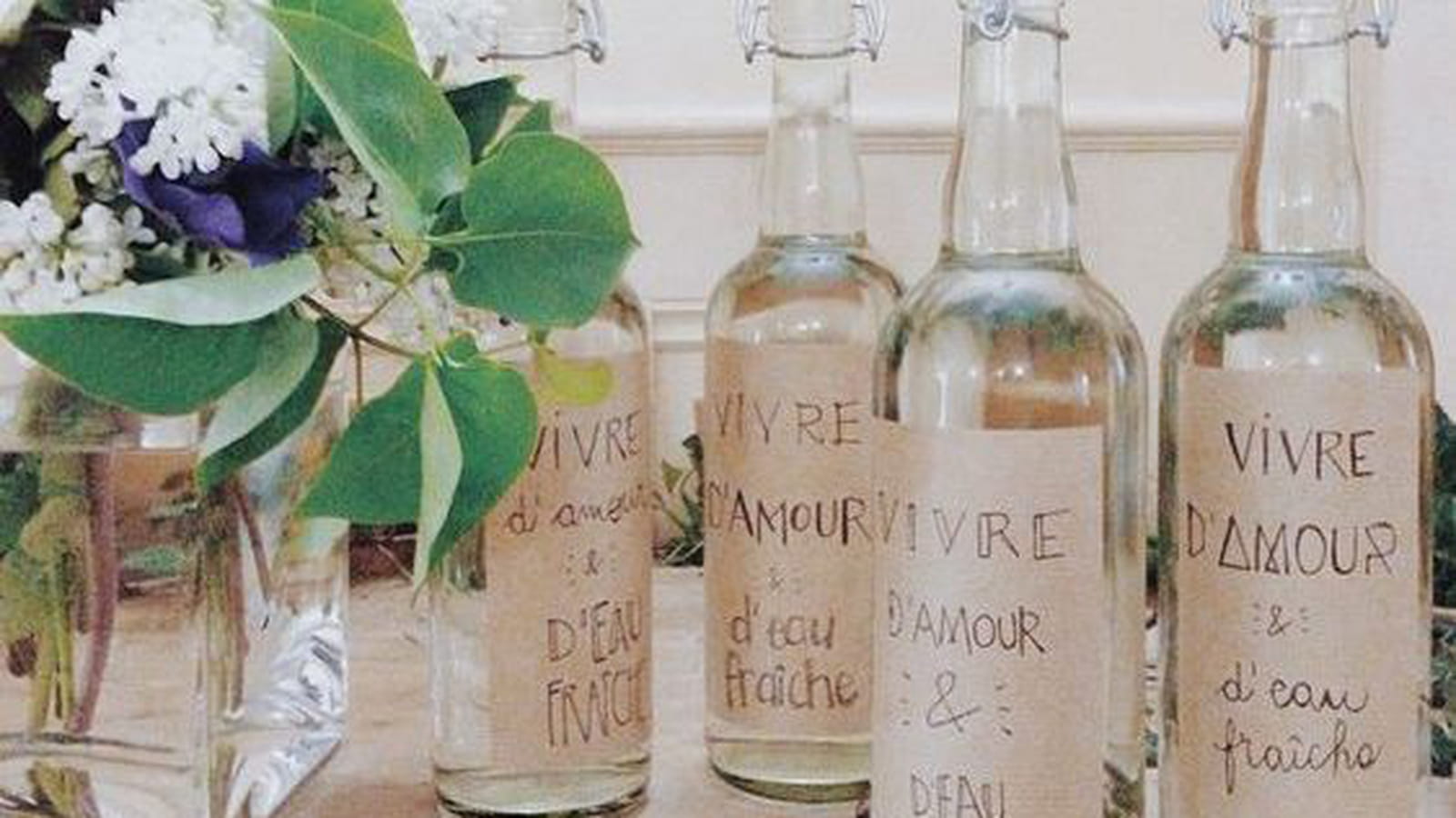 Des bouteilles d'amour et d'eau fraîche