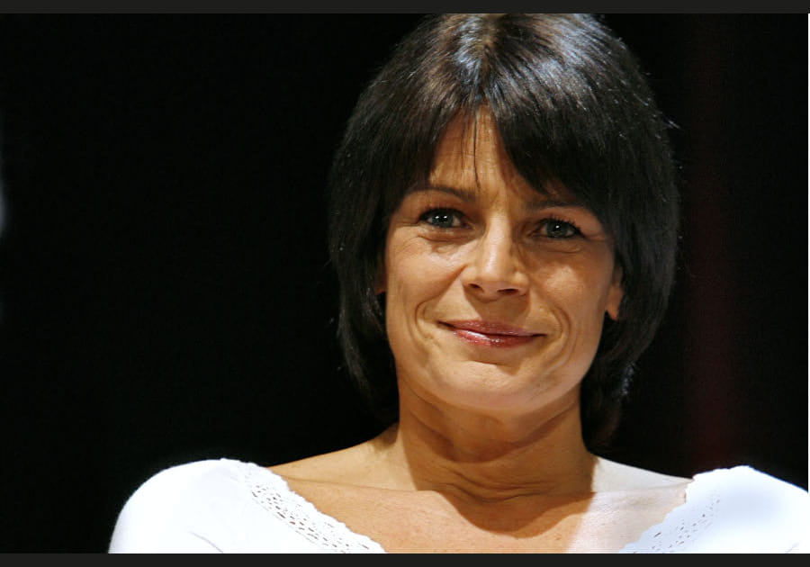 La coupe boule mi-longue de St&eacute;phanie de Monaco