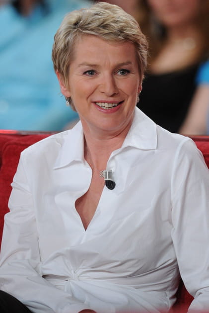 22e. Elise Lucet, journaliste