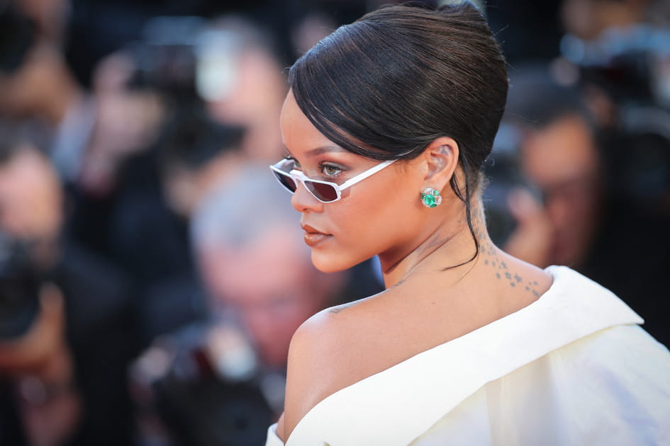 Le chignon banane brun de Rihanna