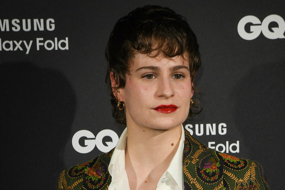 Top&nbsp;: Christine and the Queens (Helo&iuml;se Letissier) avec une bouche rouge glossy