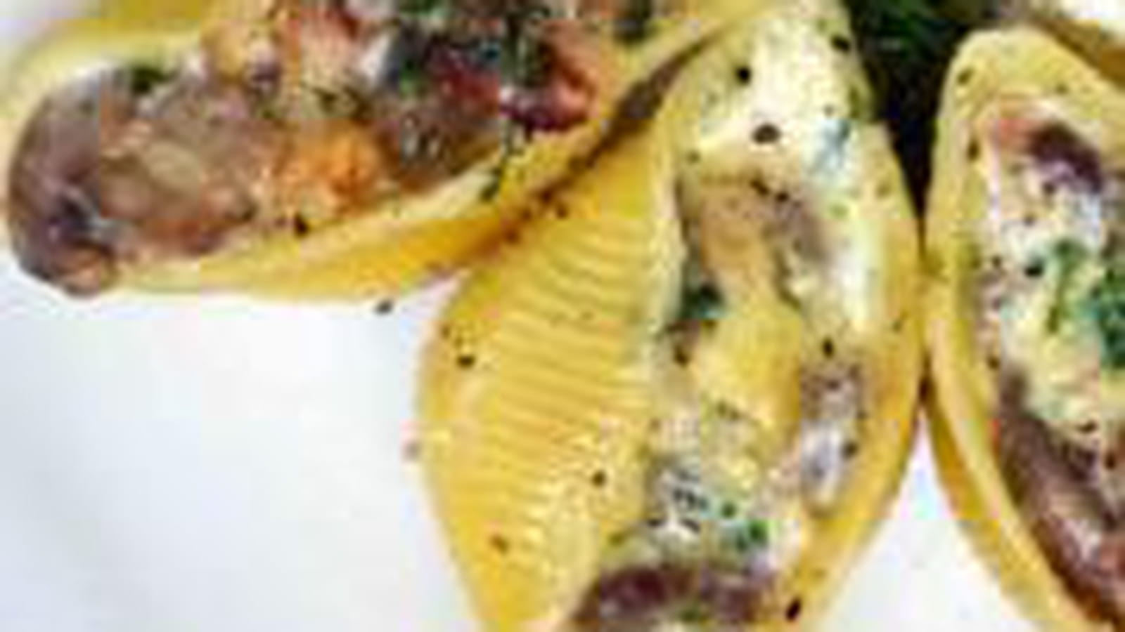 Pâtes Conchiglioni farcies au lard, champignons et Reblochon