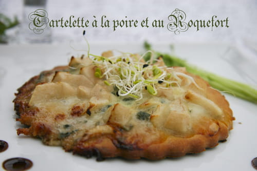 tartelette sans gluten à la poire et au Roquefort