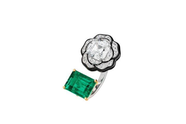 Bague Camelia Baroque de Chanel Haute Joaillerie