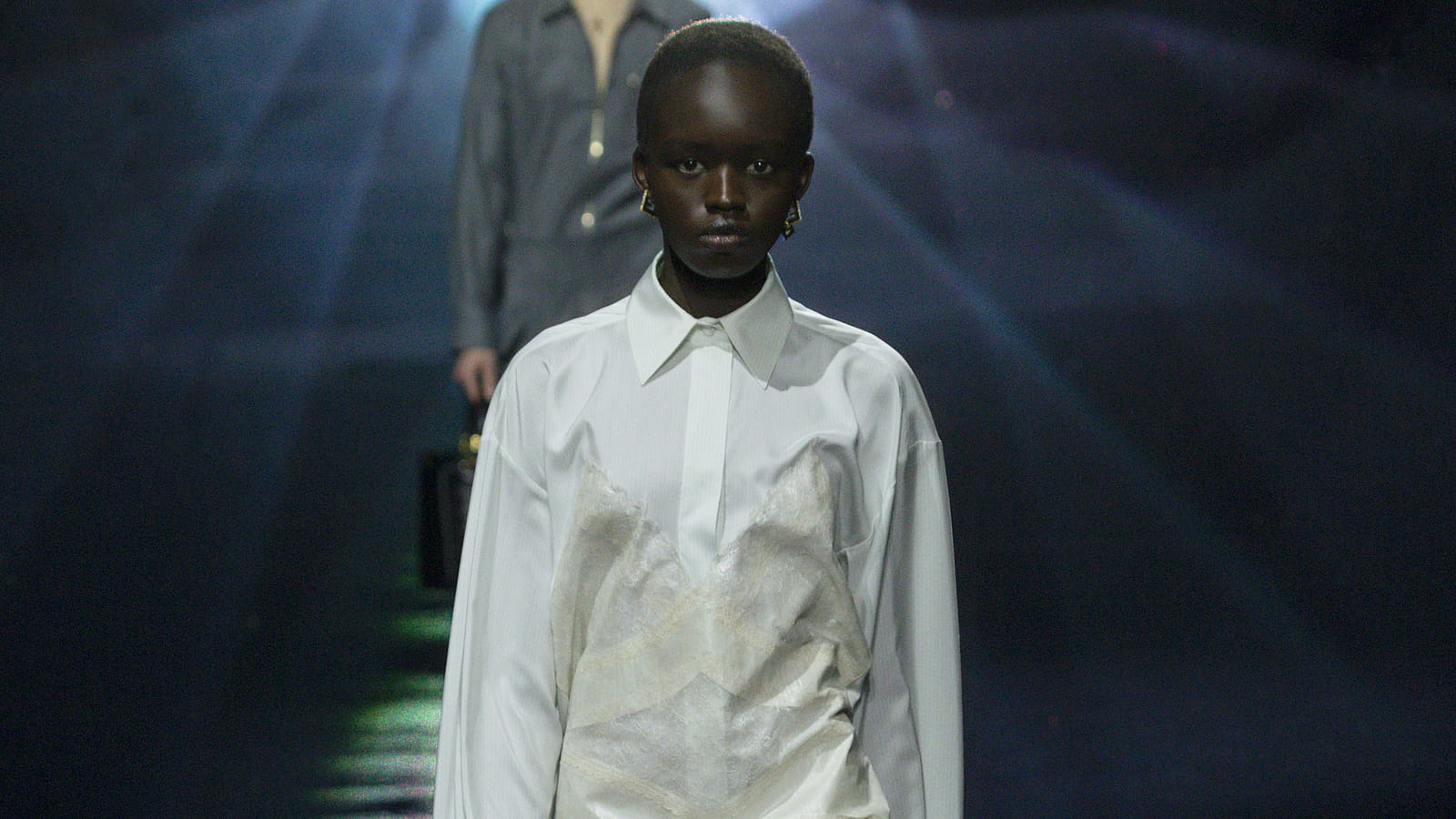 Look 15