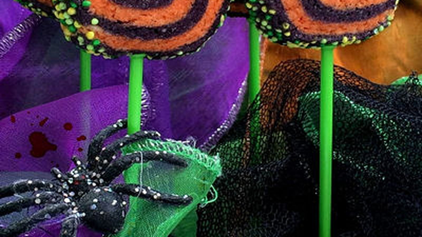 Sucettes biscuits tourbillon d'Halloween