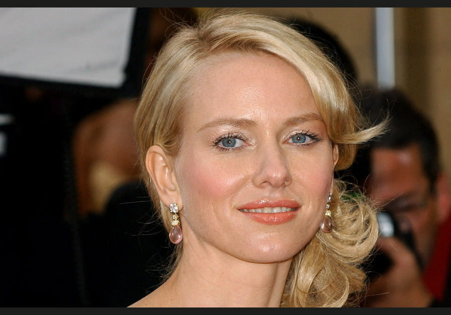 Naomi Watts, d&eacute;licate avec son regard iris&eacute;
