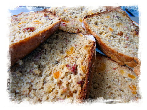 Cake au canard fumé, abricot et chèvre