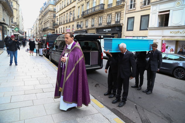 Le cercueil de Marion Game, transporté en l'église Saint-Roch