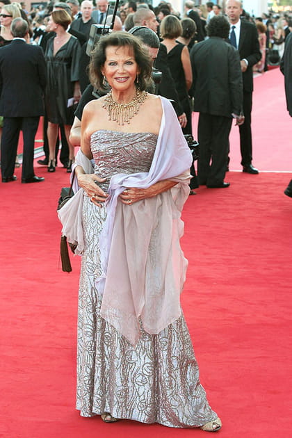 Claudia Cardinale en robe bustier scintillante