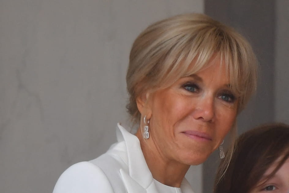 Le chignon et la frange rideau de Brigitte Macron