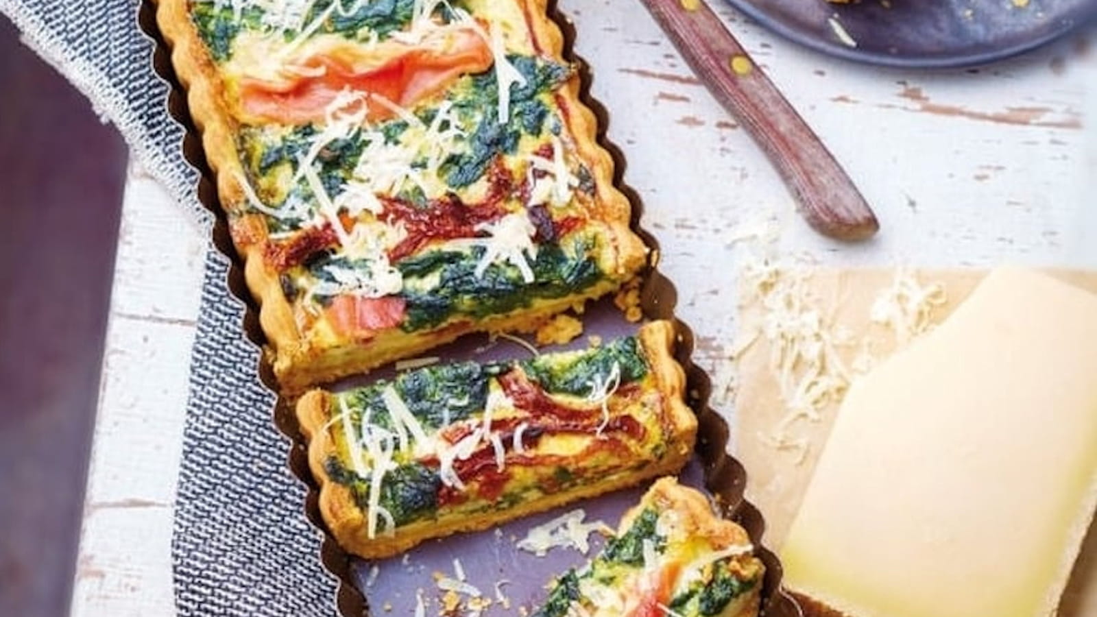 Tarte au gruyère AOP Suisse, au speck, tomates séchées et épinards