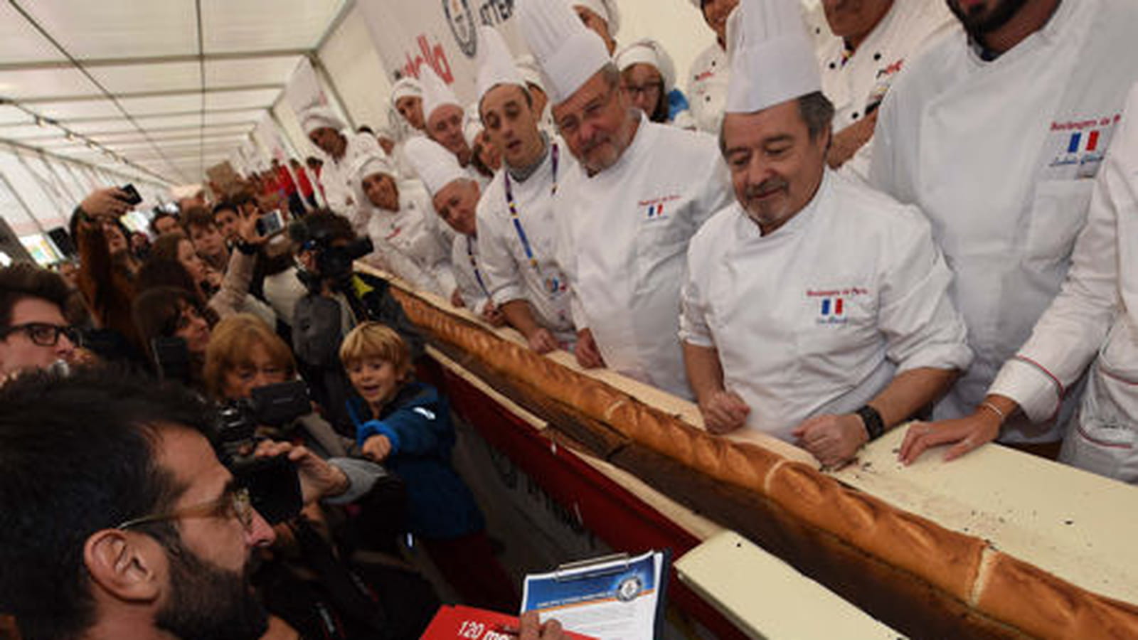 Record du monde de la baguette la plus longue
