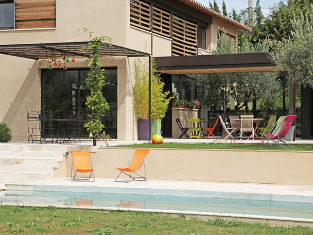 Chaises multicolores