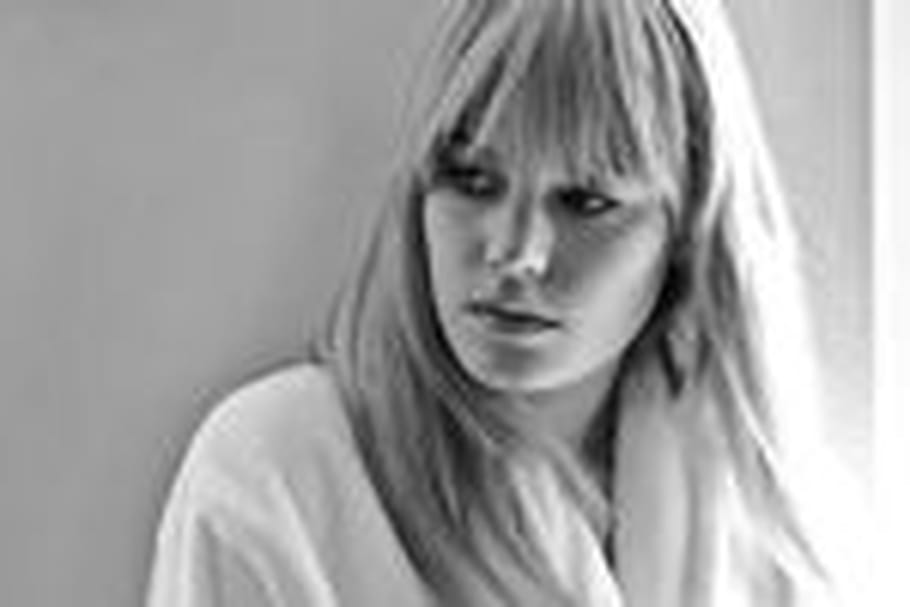 Camille Rowe Pourcheresse et Imogen Poots, égéries du parfum Signature de Chloé