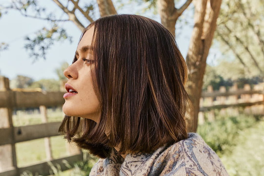 Perruque Synthétique Mi-longue Gladis, Couleur Brun Méché Doré, Bonnet Moyen - Neuf Avec étiquettes, Raie Libre