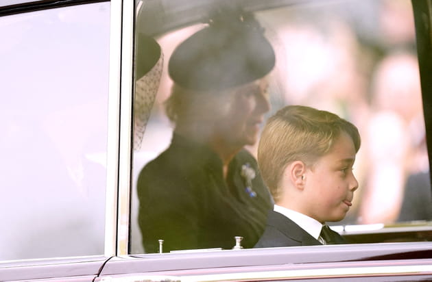 Prince George avec Camilla - Funérailles d'Elizabeth II à l'Abbaye de Westminster