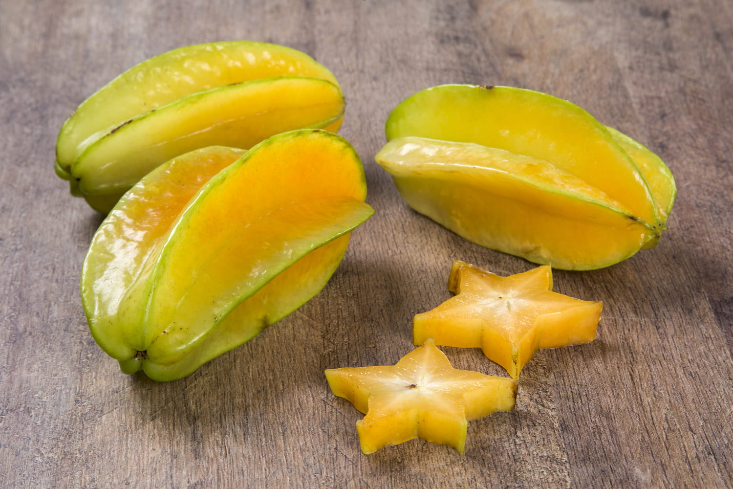 Carambole : saison, fruit cru, confite