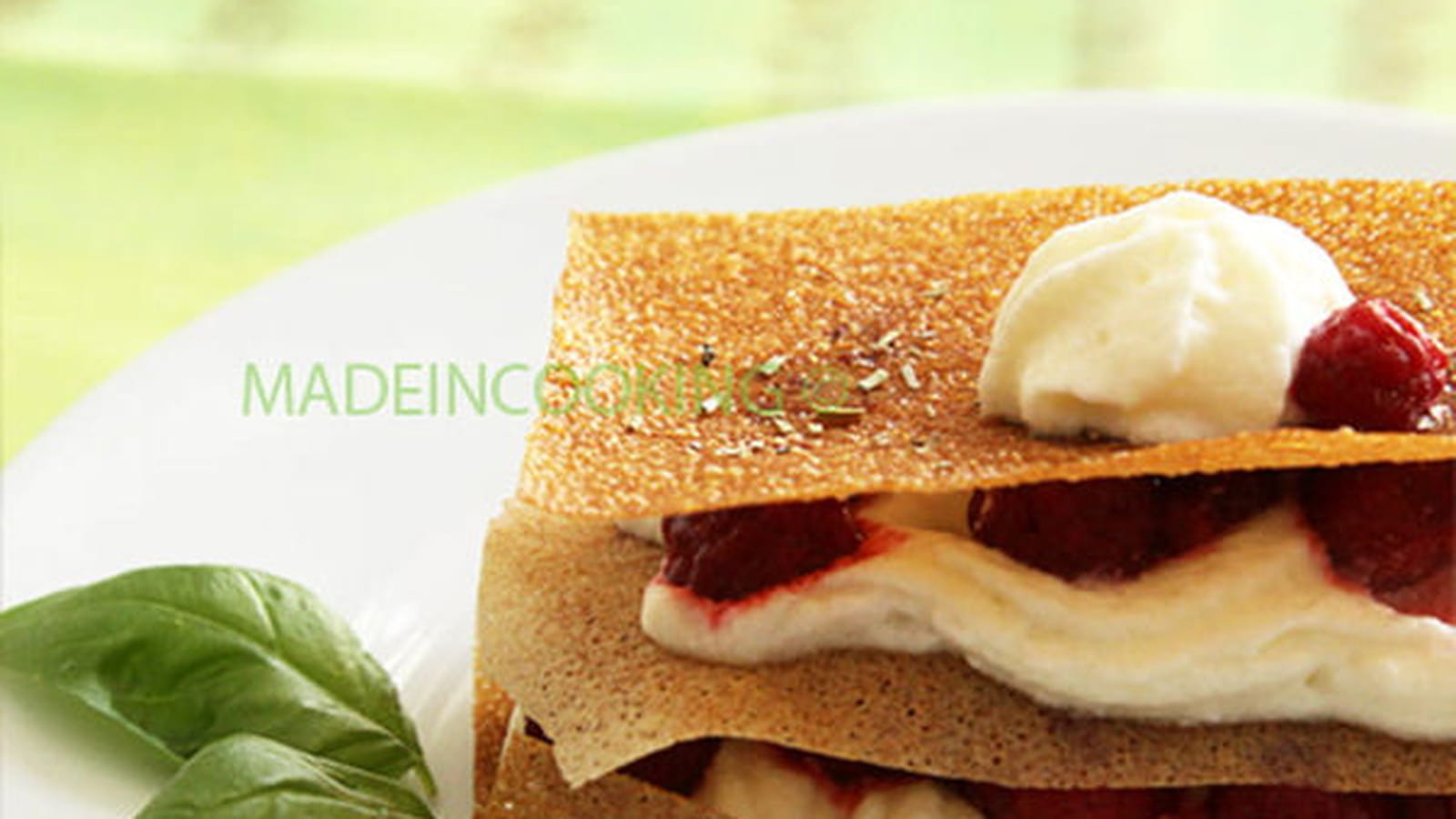 Mille-feuille aux framboises et au miel