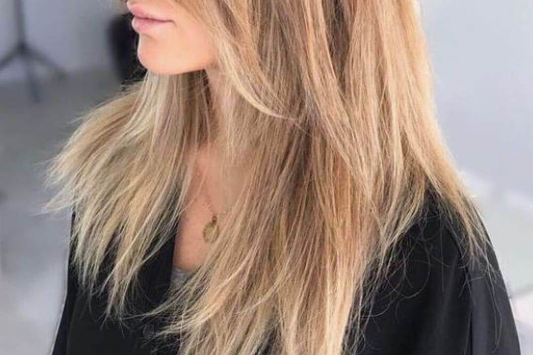Balayage blond sur cheveux lisses